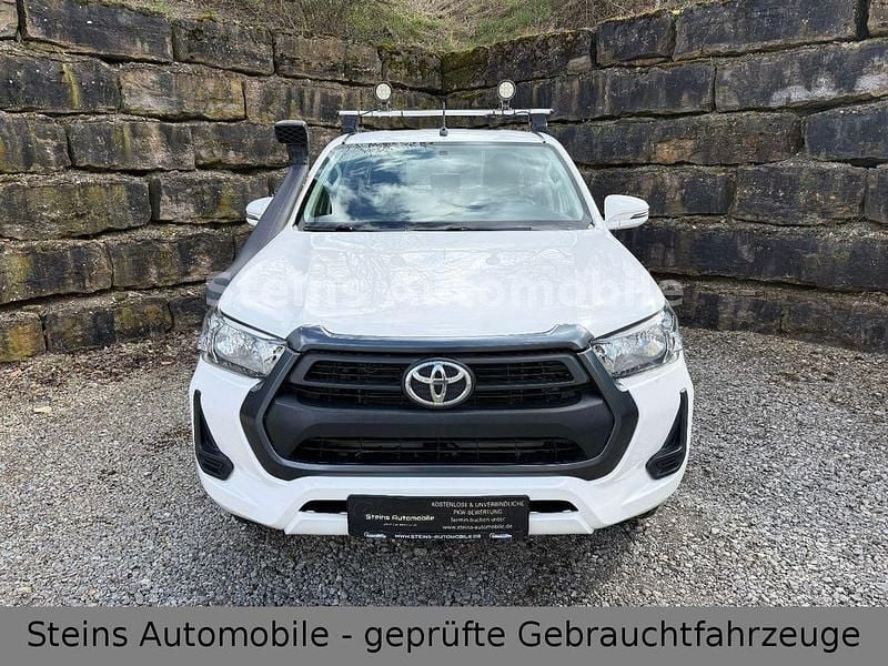 Gebraucht Toyota HiLux 150 PS (110 kW) 2021 Weiß Pickup