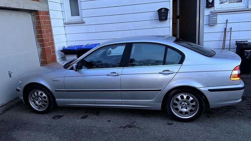 Gebraucht BMW 320 170 PS (125 kW) 2003 Silber Limousine