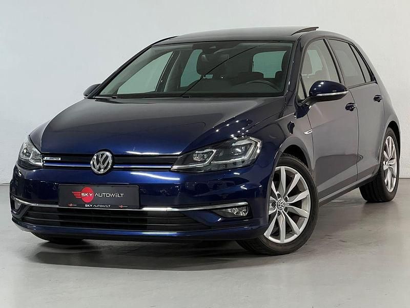 Blau Gebraucht 2019 VW Golf VII Highline Limousine | 17.950 € (Fairer Preis) - Bild 1/4