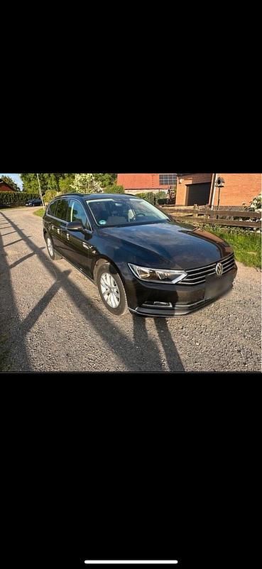 Braun Gebraucht 2017 VW Passat Kombi | 7.800 € (Superpreis) - Bild 1/4