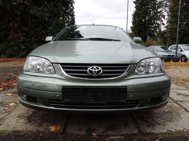 Grün Gebraucht 2002 Toyota Avensis Limousine | 2.500 € (Guter Preis) - Bild 1/4