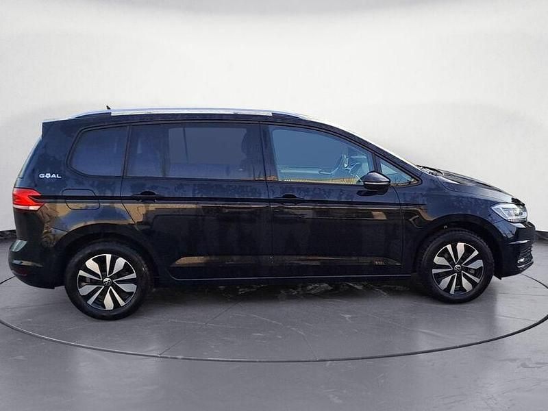 Gebraucht VW Touran Comfortline 150 PS (110 kW) 2025 Schwarz Van / Kleinbus
