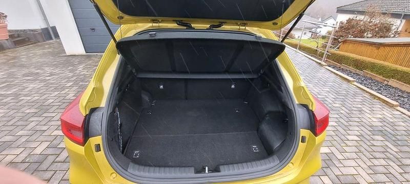 Gebraucht Kia XCeed Vision 141 PS (103 kW) 2023 Gelb SUV