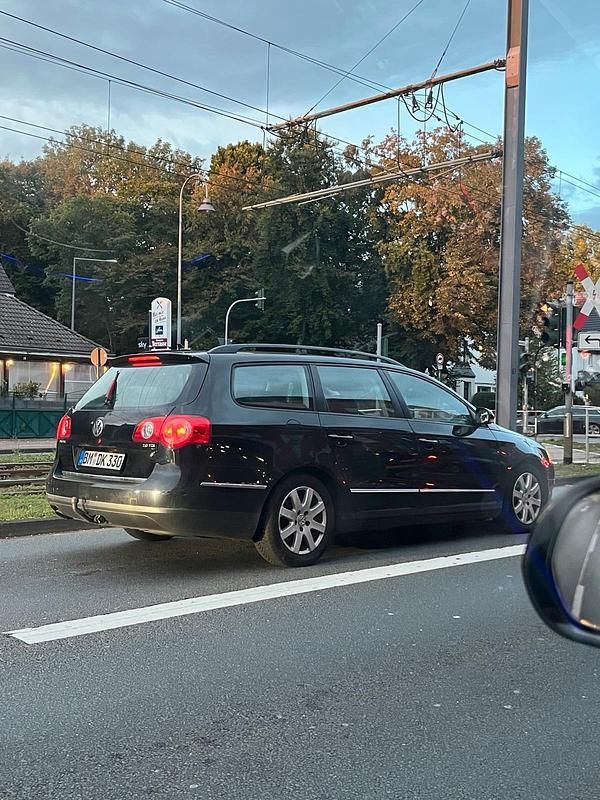 Schwarz Gebraucht 2007 VW Passat Kombi | 900 € (Superpreis) - Bild 1/4