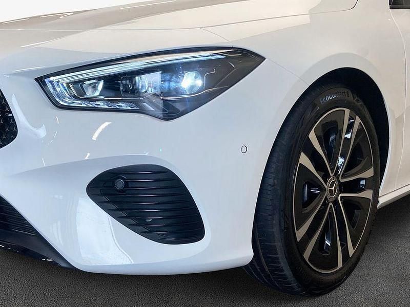 Gebraucht Mercedes CLA200 Progressive 150 PS (110 kW) 2025 Weiß Limousine