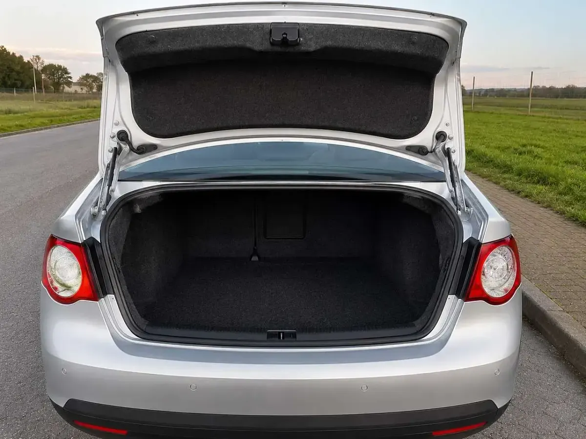 Gebraucht VW Jetta Trendline 102 PS (75 kW) 2009 Limousine
