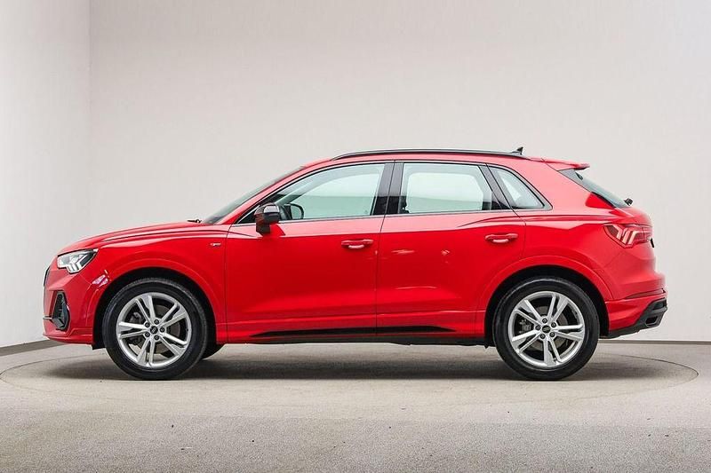 Gebraucht Audi Q3 S-Line 190 PS (139 kW) 2023 Tangorot metallic SUV
