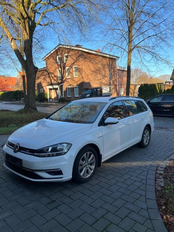 Weiß Gebraucht 2019 VW Golf VII Comfortline Kombi | 14.500 € - Bild 1/4