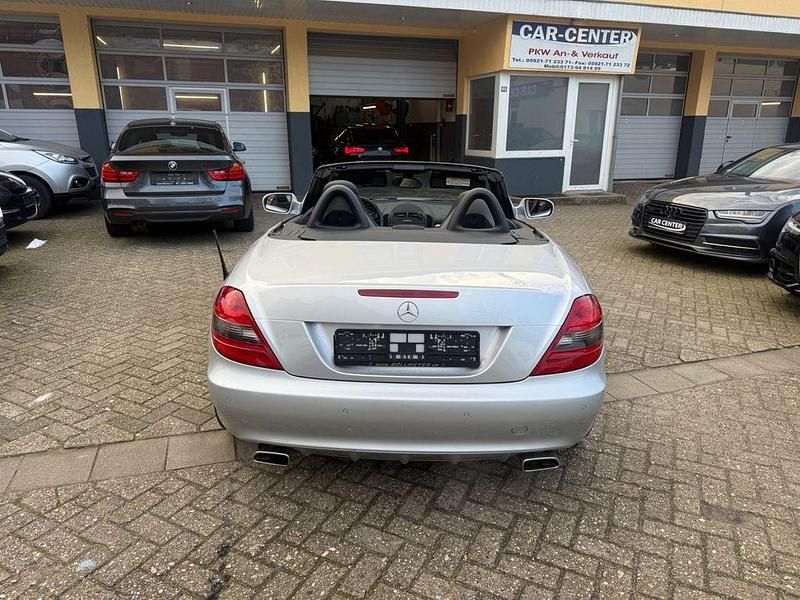 Gebraucht Mercedes SLK200 184 PS (135 kW) 2010 Silber Cabrio