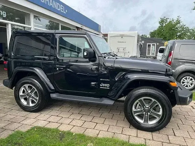 Gebraucht Jeep Wrangler Unlimited Sahara 200 PS (147 kW) 2019 Schwarz SUV