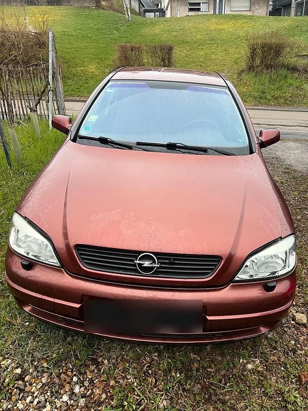 Gebraucht Opel Astra 101 PS (74 kW) 2001 Rot Kleinwagen
