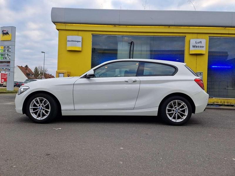 Weiß Gebraucht 2014 BMW 116 Kleinwagen | 6.300 € (Guter Preis) - Bild 1/4