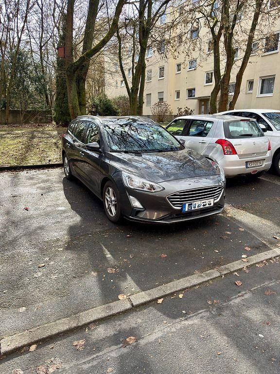 Gebraucht Ford Focus Cool & Connect 125 PS (91 kW) 2019 Grau Limousine
