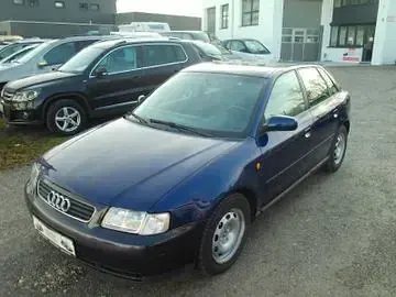 Usata Audi A3 Attraction 90 CV (66 kW) 2000 Blu Utilitaria