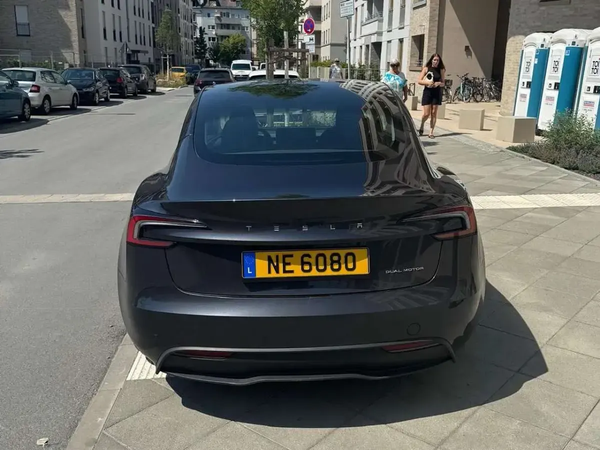 Gebraucht Tesla Model 3 324 kW (441 PS) 2024 Grau Limousine