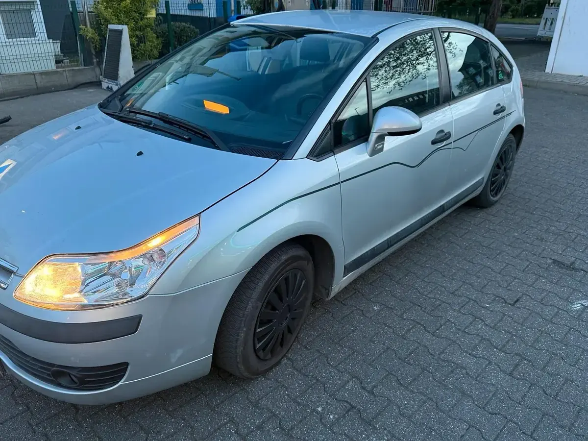 Używany Citroën C4 104 KM (76 kW) 2005 Szary Kombi