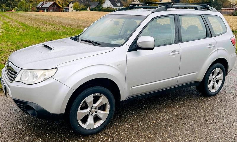 Gebraucht Subaru Forester 140 PS (102 kW) 2011 Silber SUV