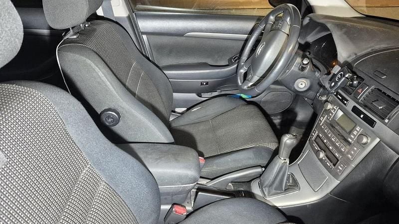 Gebraucht Toyota Avensis 129 PS (94 kW) 2006 Schwarz Kombi