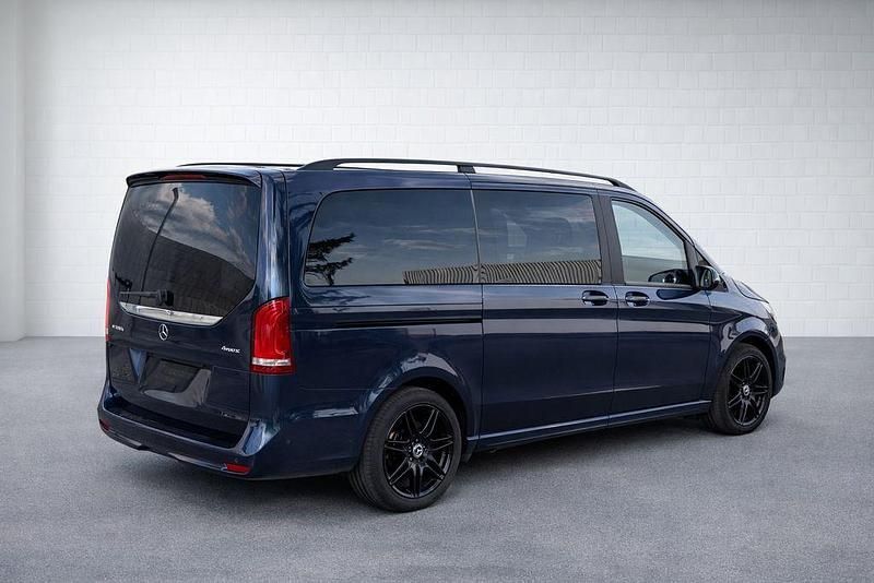 Gebraucht Mercedes V300 AMG 320 PS (235 kW) 2023 Blau Van / Kleinbus