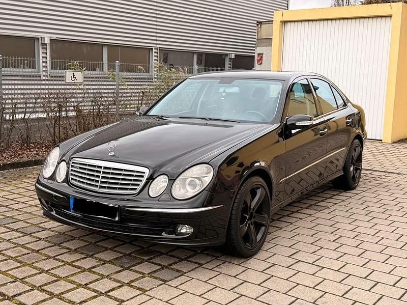 Gebraucht Mercedes E320 Avantgarde 224 PS (164 kW) 2005 Schwarz Limousine