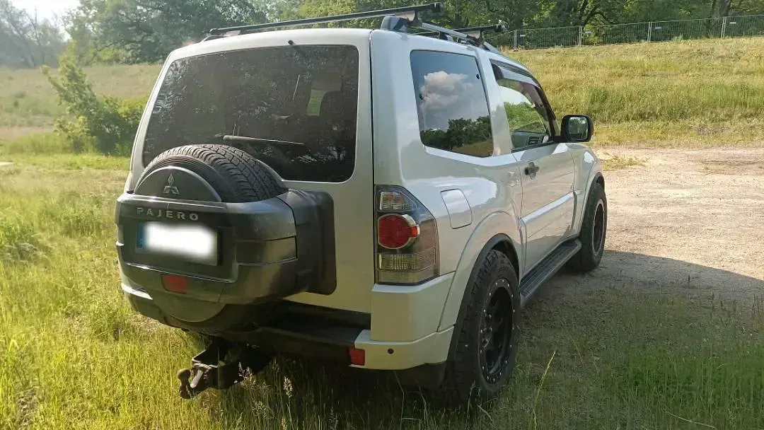 Gebraucht Mitsubishi Pajero Instyle 200 PS (147 kW) 2015 Weiß SUV