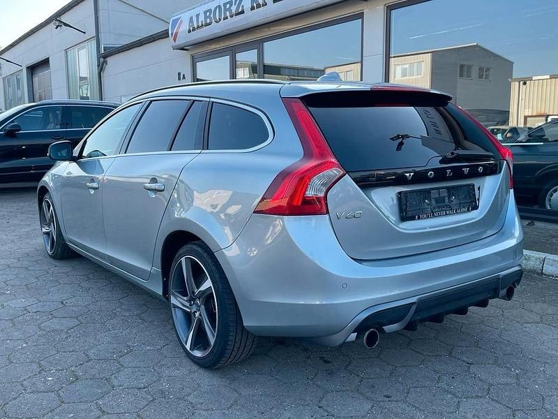Gebraucht Volvo V60 R-Design 114 PS (83 kW) 2012 Silber Kombi