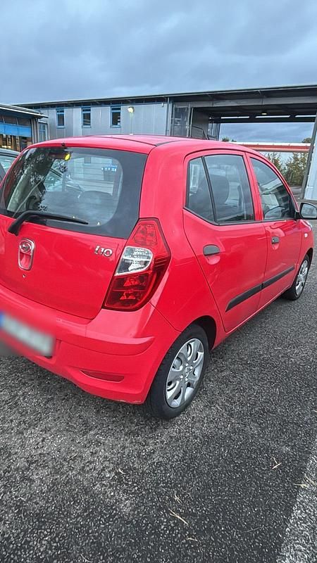 Rot Gebraucht 2013 Hyundai i10 Kleinwagen | 1.890 € (Guter Preis) - Bild 1/4
