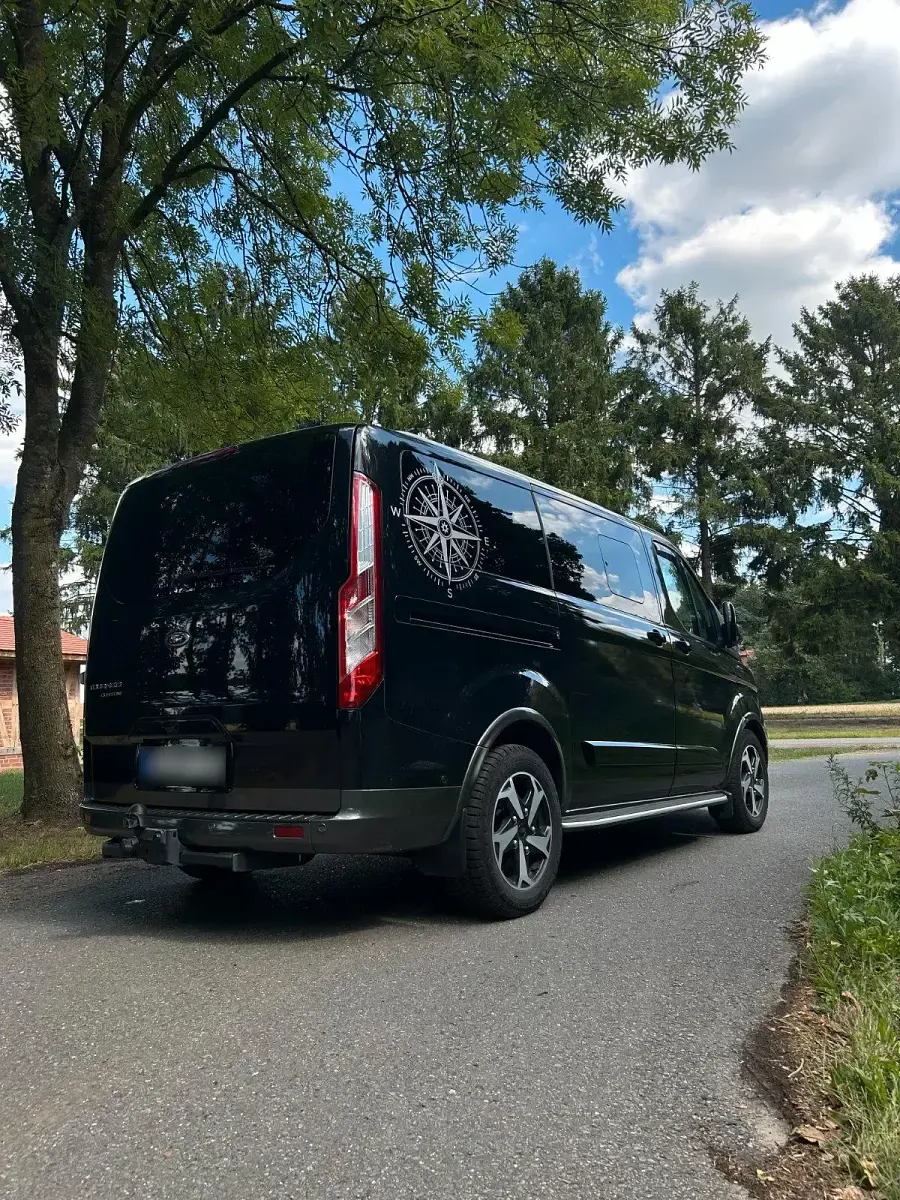 Gebraucht Ford Tourneo Custom 170 PS (125 kW) 2023 Schwarz Van