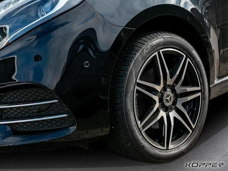Gebraucht Mercedes V220 AMG 163 PS (119 kW) 2022 Schwarz Van / Kleinbus