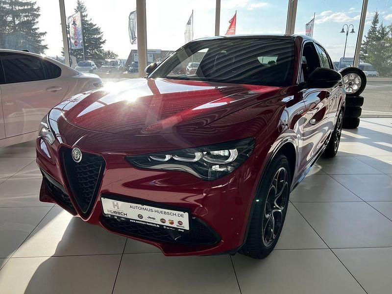 Rot Neu 2025 Alfa Romeo Stelvio Veloce SUV | 66.990 € (Etwas zu teuer) - Bild 1/4