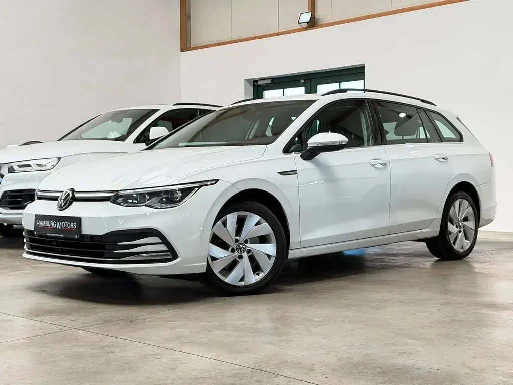 Używany VW Golf VIII Highline 150 KM (110 kW) 2022 Biały Kombi