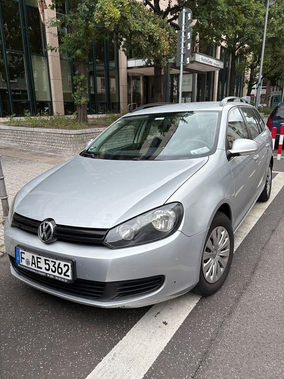 Silber Gebraucht 2010 VW Golf VI Trendline Kombi | 4.899 € (Fairer Preis) - Bild 1/4