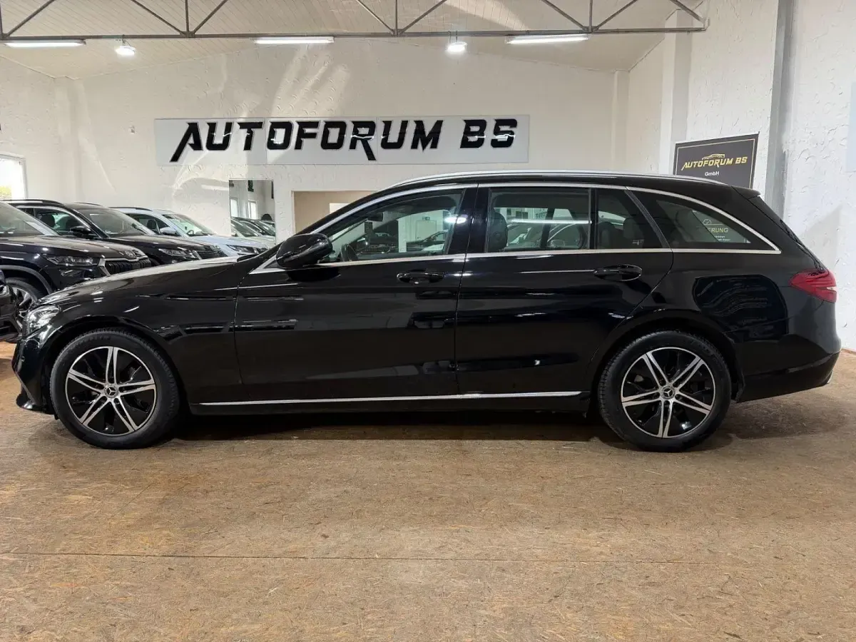 Gebraucht Mercedes C300 245 PS (180 kW) 2019 Schwarz Kombi