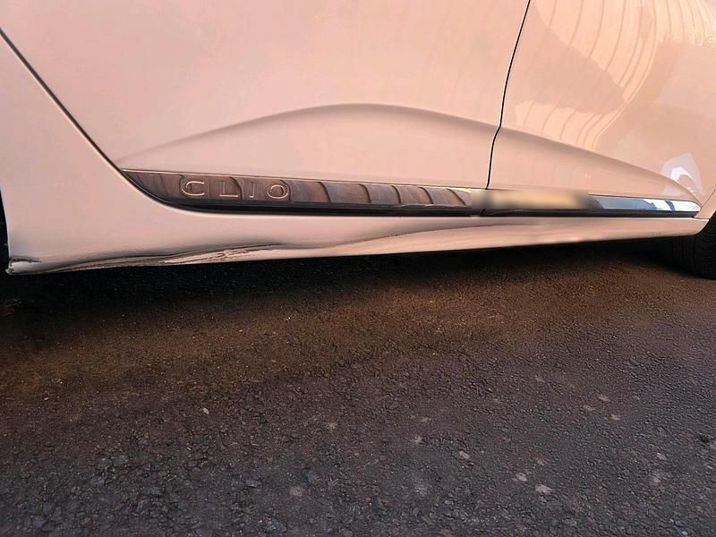 Gebraucht Renault Clio V 72 PS (52 kW) 2020 Weiß Kleinwagen