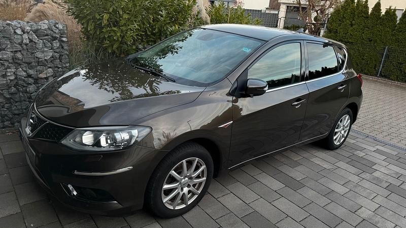 Braun Gebraucht 2015 Nissan Pulsar Kleinwagen | 6.500 € (Fairer Preis) - Bild 1/4