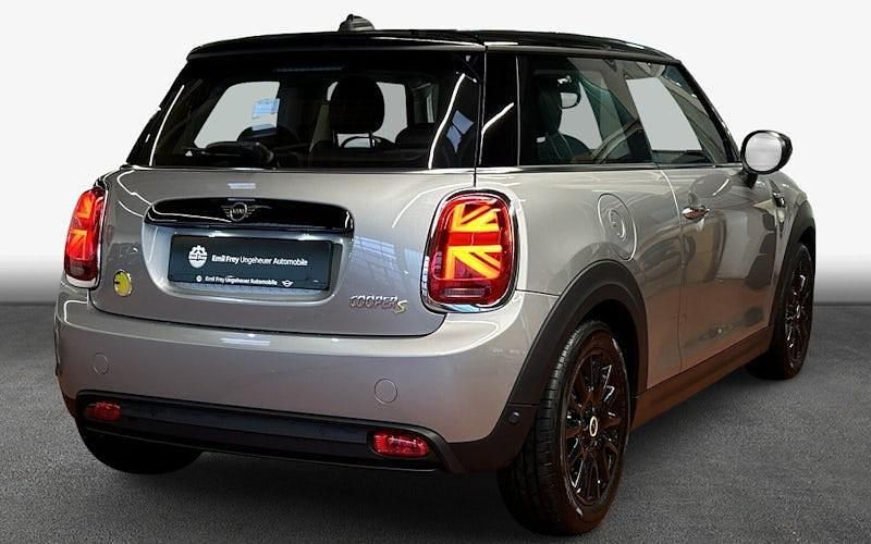 Gebraucht Mini Cooper Essential 135 kW (184 PS) 2023 Silber Kleinwagen