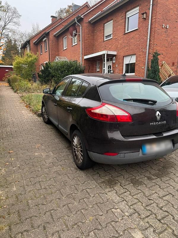 Gebraucht Renault Mégane 100 PS (73 kW) 2012 Braun Limousine