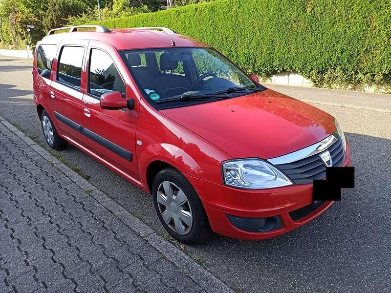 Rot Gebraucht 2009 Dacia Logan MCV Lauréate Kombi | 2.500 € (Etwas zu teuer) - Bild 1/4