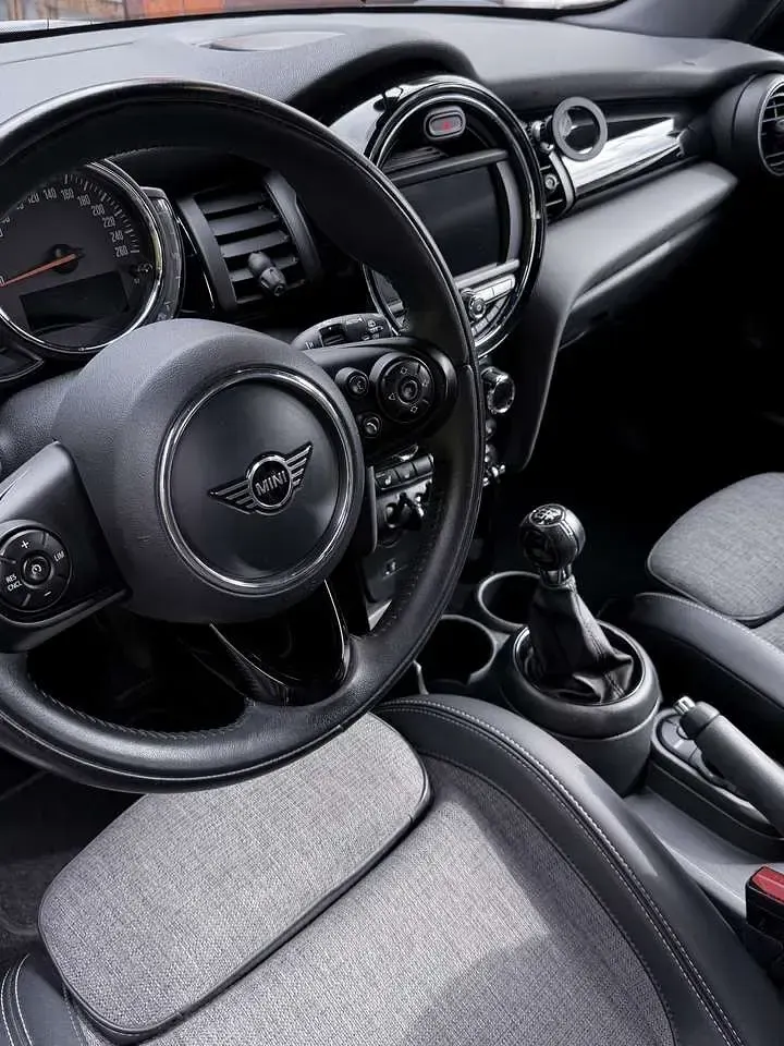Gebraucht Mini ONE 102 PS (75 kW) 2019 Schwarz Kleinwagen