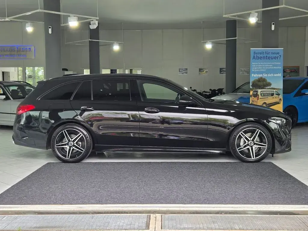 Gebraucht Mercedes 300 AMG line 286 PS (210 kW) 2021 Schwarz Limousine