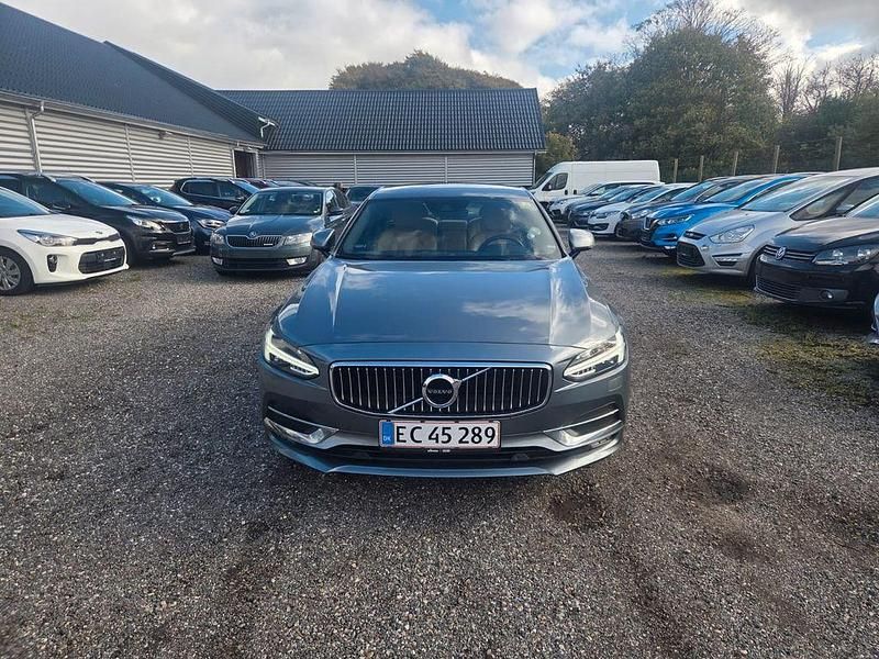 Grau Gebraucht 2019 Volvo S90 Inscription Limousine | 18.000 € (Fairer Preis) - Bild 1/4
