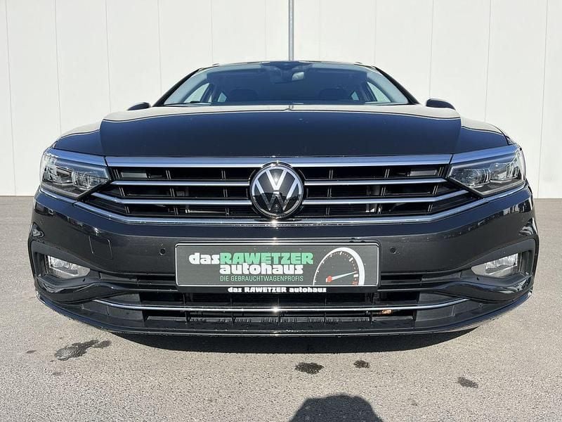 Gebraucht VW Passat Business 150 PS (110 kW) 2023 Mangangrau Kombi