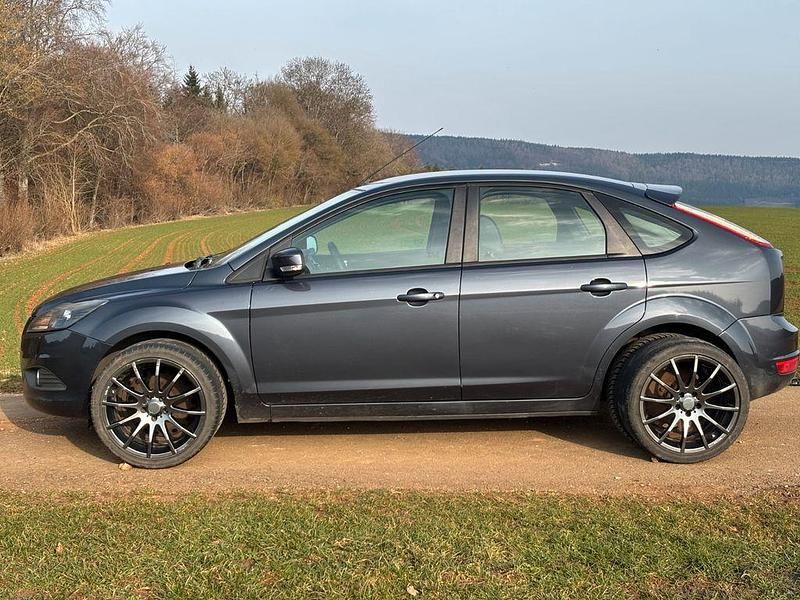 Gebraucht Ford Focus Titanium 145 PS (106 kW) 2009 Grau Limousine