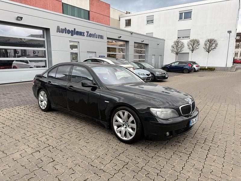 Gebraucht BMW 750 367 PS (269 kW) 2006 Limousine