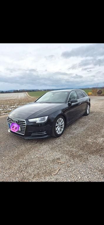 Schwarz Gebraucht 2015 Audi A4 Design Kombi | 16.500 € (Teuer) - Bild 1/4