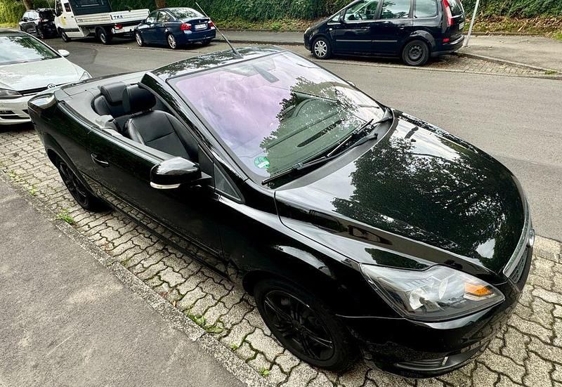 Schwarz Gebraucht 2010 Ford Focus Cabriolet Titanium Cabrio | 3.000 € (Guter Preis) - Bild 1/4
