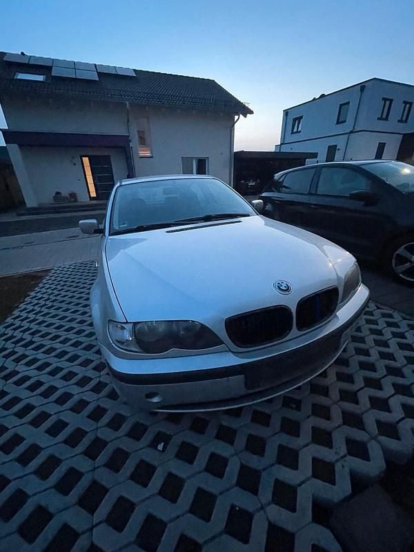 Gebraucht BMW 316 115 PS (84 kW) 2002 Silber Coupé