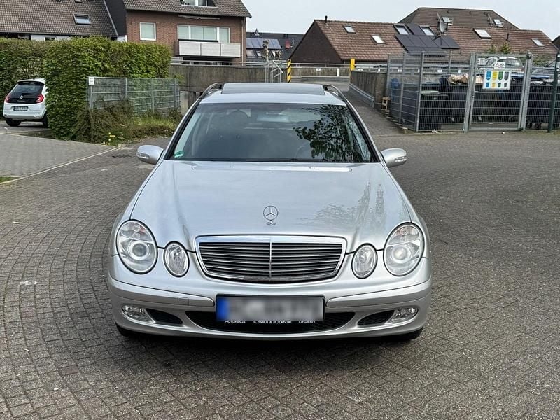 Second-hand Mercedes E200 163 CP (119 kW) 2004 Argintiu Break