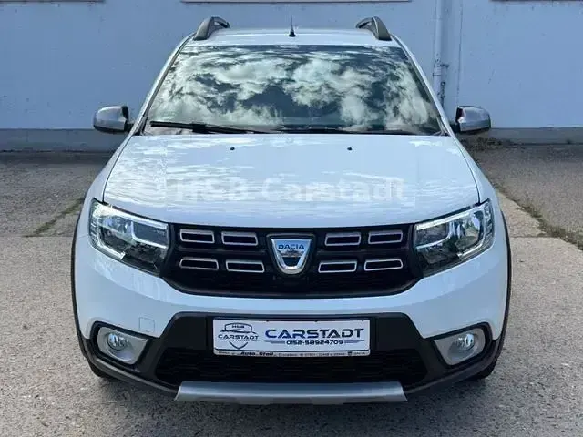 Gebraucht Dacia Sandero Celebration 90 PS (66 kW) 2017 Weiß Limousine