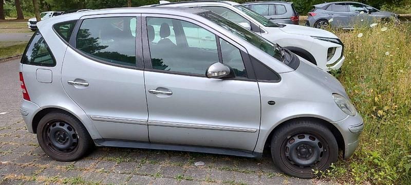 Grau Gebraucht 2003 Mercedes A170 Kleinwagen | 1.100 € (Superpreis) - Bild 1/4